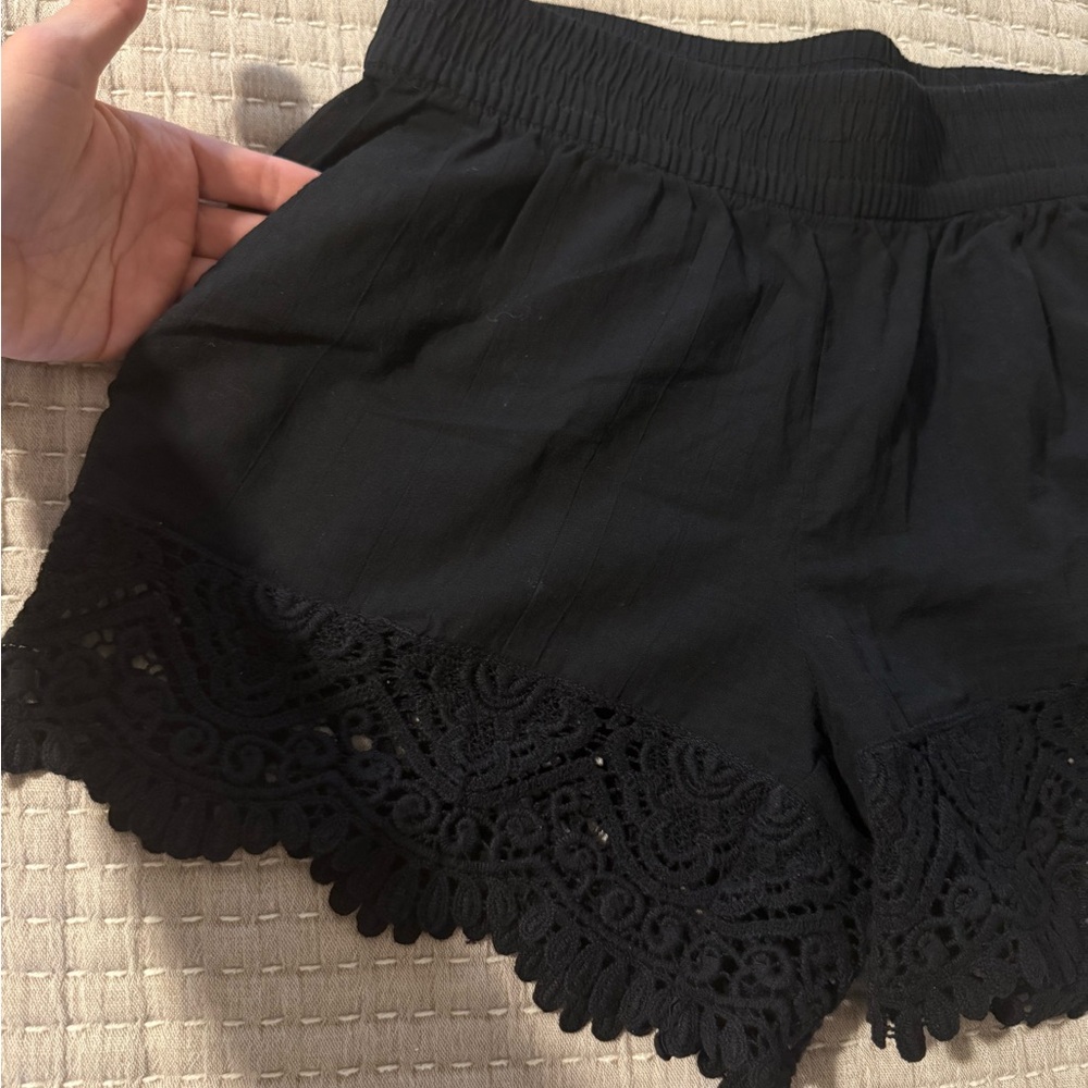 H&M Black High Waist Lace Trim Shorts - Picture 4 of 4
